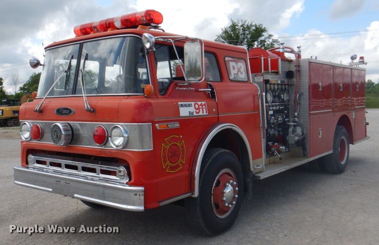 image for item JY9834 1977 Ford Custom Cab 8000  pumper fire truck