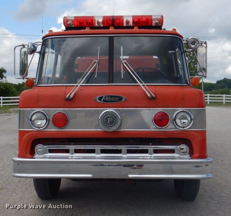 image for item JY9834 1977 Ford Custom Cab 8000  pumper fire truck