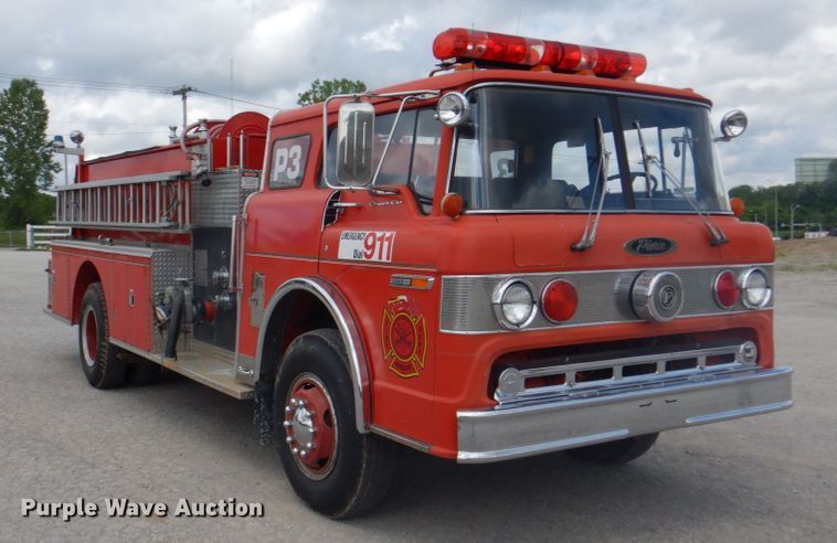 image for item JY9834 1977 Ford Custom Cab 8000  pumper fire truck