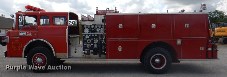 image for item JY9834 1977 Ford Custom Cab 8000  pumper fire truck