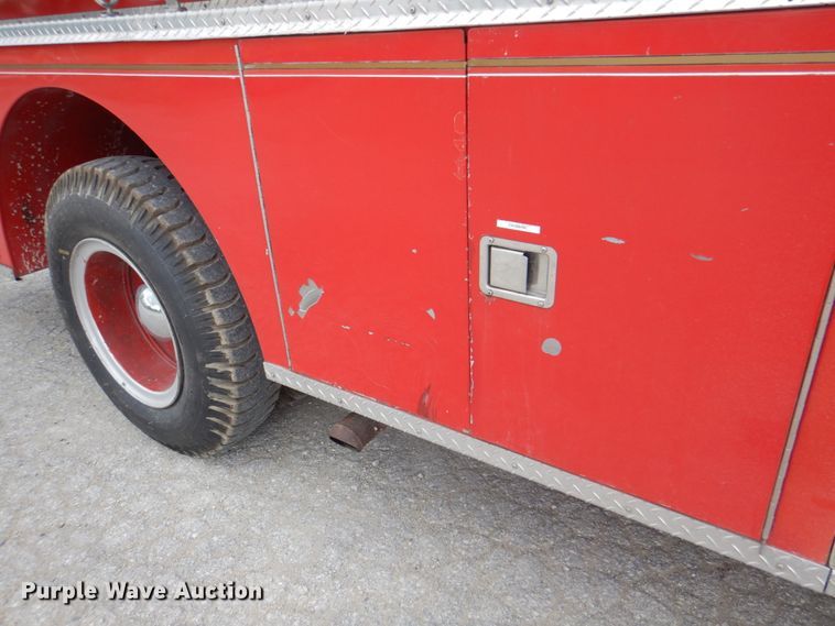 image for item JY9834 1977 Ford Custom Cab 8000  pumper fire truck