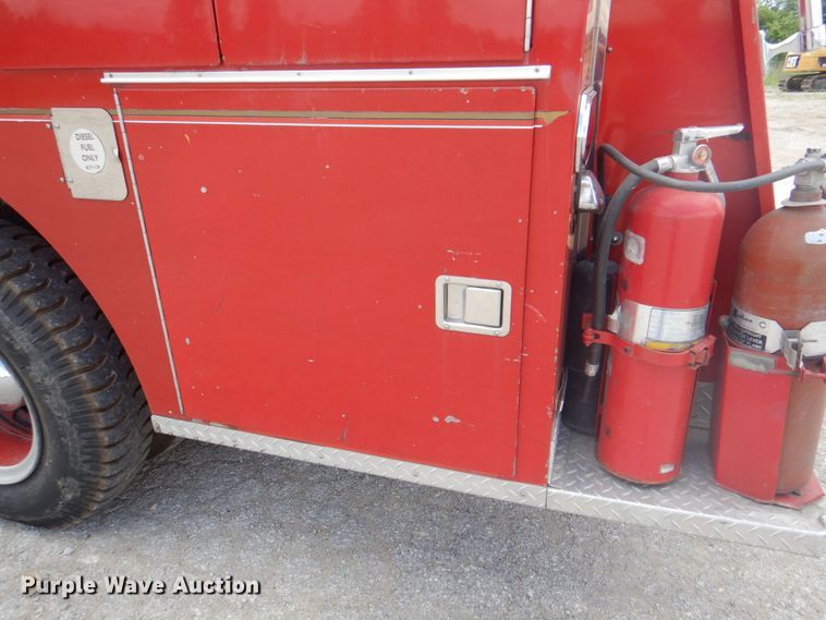 image for item JY9834 1977 Ford Custom Cab 8000  pumper fire truck