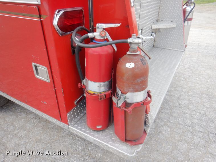 image for item JY9834 1977 Ford Custom Cab 8000  pumper fire truck