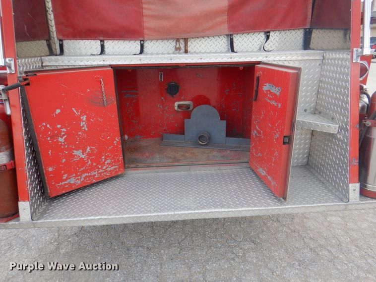 image for item JY9834 1977 Ford Custom Cab 8000  pumper fire truck