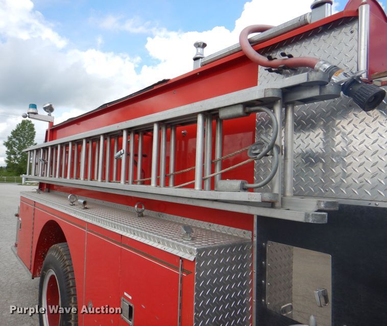 image for item JY9834 1977 Ford Custom Cab 8000  pumper fire truck