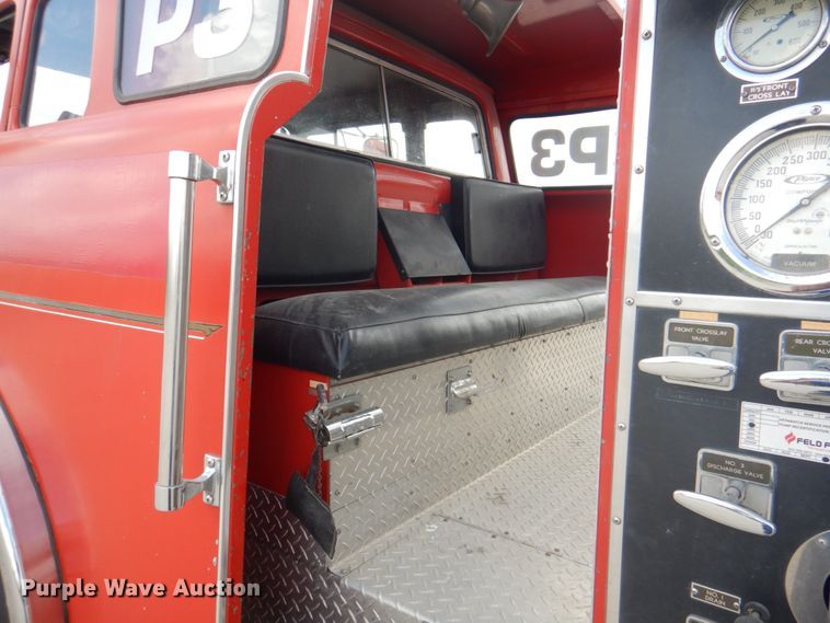 image for item JY9834 1977 Ford Custom Cab 8000  pumper fire truck