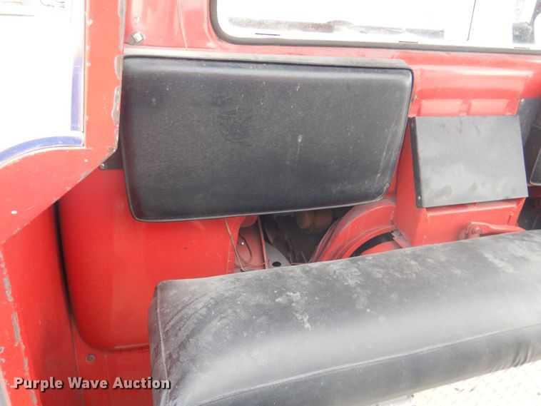 image for item JY9834 1977 Ford Custom Cab 8000  pumper fire truck