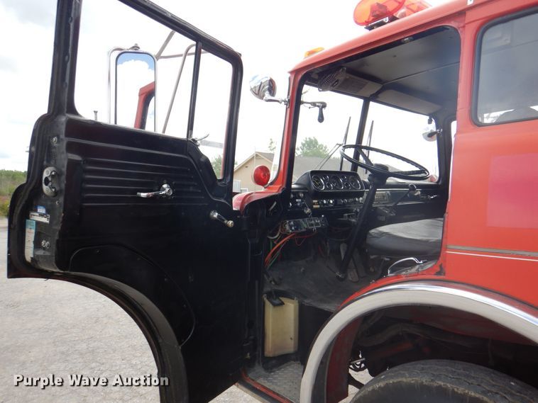 image for item JY9834 1977 Ford Custom Cab 8000  pumper fire truck