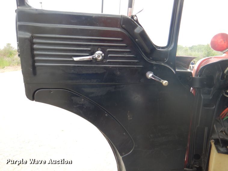 image for item JY9834 1977 Ford Custom Cab 8000  pumper fire truck