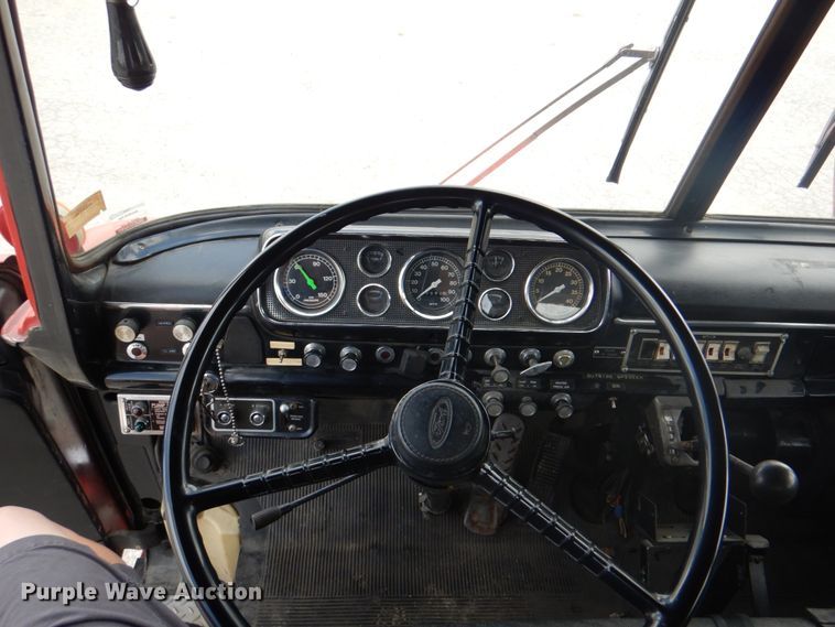 image for item JY9834 1977 Ford Custom Cab 8000  pumper fire truck