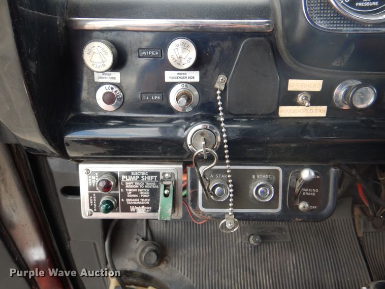 image for item JY9834 1977 Ford Custom Cab 8000  pumper fire truck