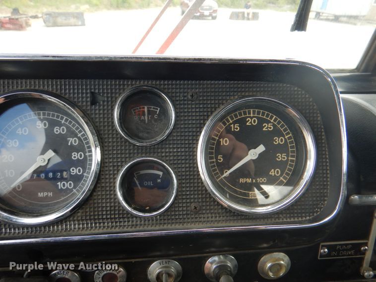 image for item JY9834 1977 Ford Custom Cab 8000  pumper fire truck