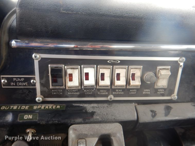 image for item JY9834 1977 Ford Custom Cab 8000  pumper fire truck