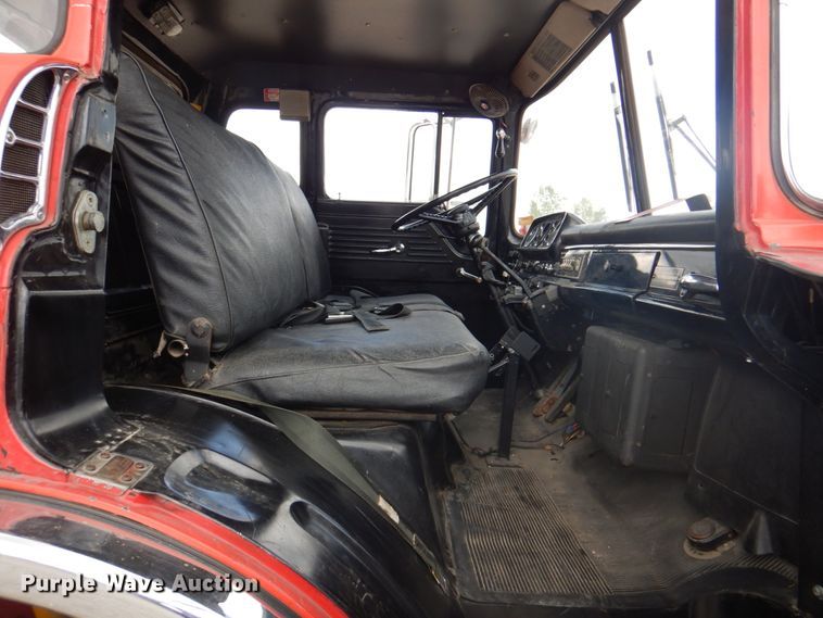 image for item JY9834 1977 Ford Custom Cab 8000  pumper fire truck