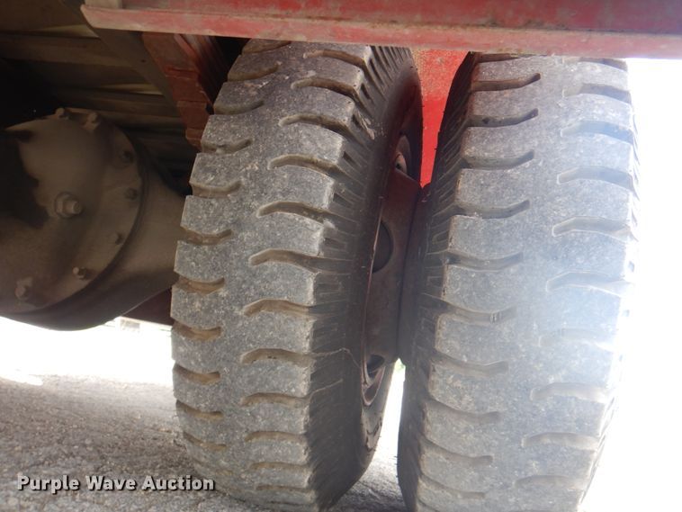 image for item JY9834 1977 Ford Custom Cab 8000  pumper fire truck