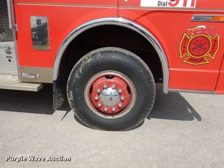 image for item JY9834 1977 Ford Custom Cab 8000  pumper fire truck