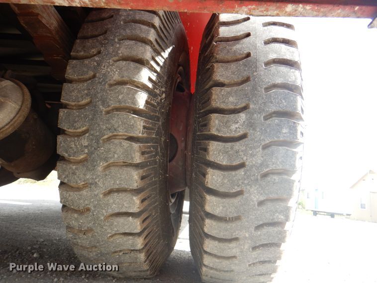 image for item JY9834 1977 Ford Custom Cab 8000  pumper fire truck