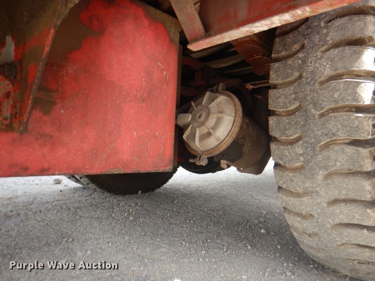 image for item JY9834 1977 Ford Custom Cab 8000  pumper fire truck