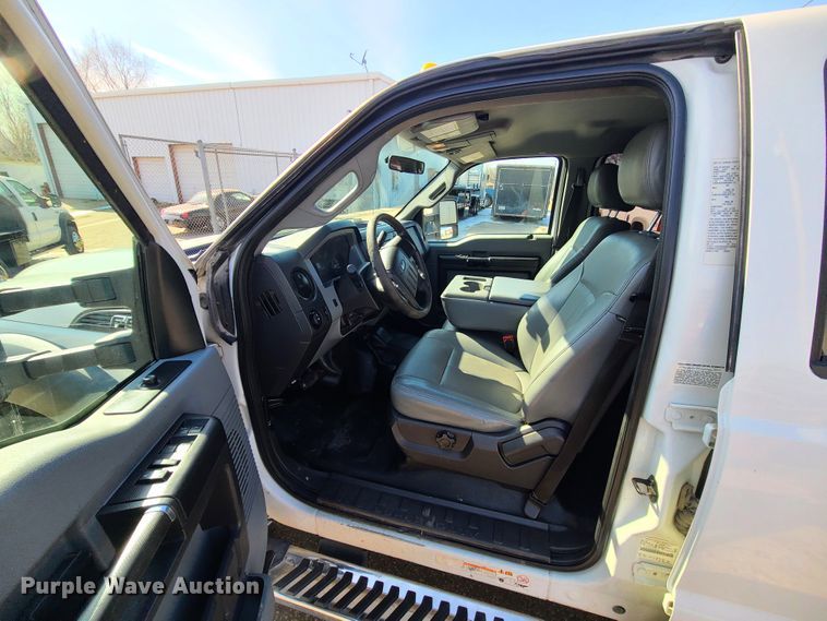 image for item KG9675 2012 Ford F550 Super Duty XL  Crew Cab flatbed truck