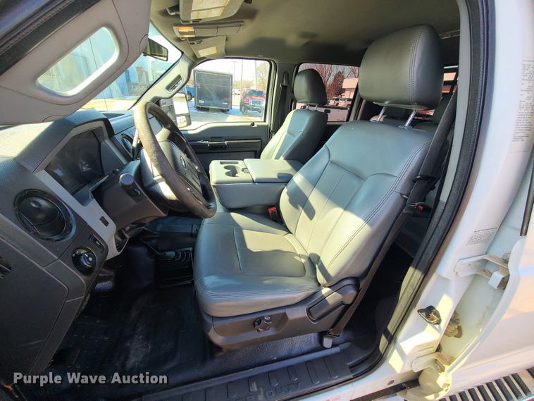 image for item KG9675 2012 Ford F550 Super Duty XL  Crew Cab flatbed truck