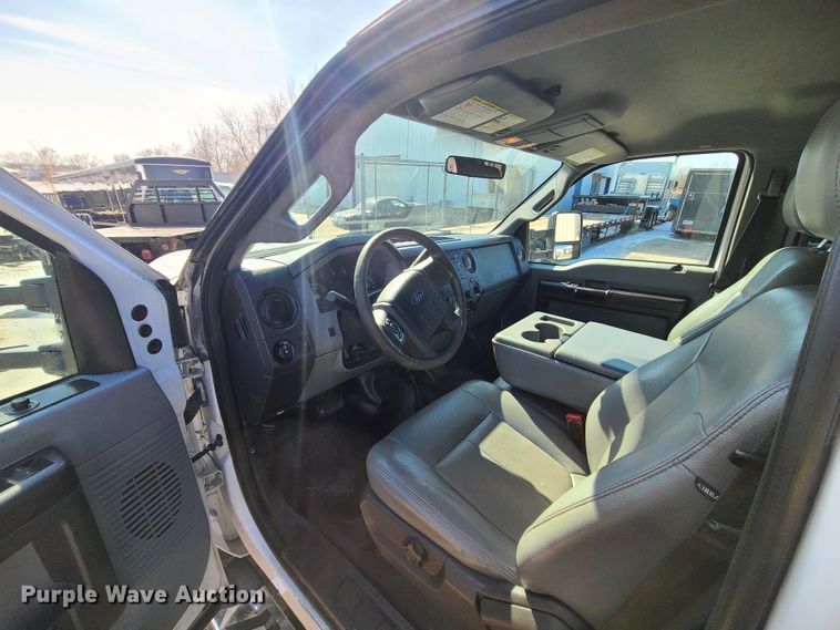 image for item KG9675 2012 Ford F550 Super Duty XL  Crew Cab flatbed truck