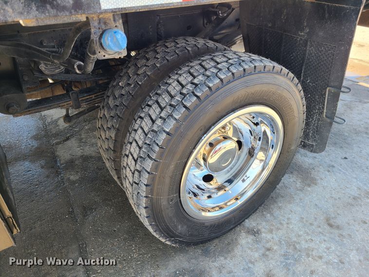 image for item KG9675 2012 Ford F550 Super Duty XL  Crew Cab flatbed truck