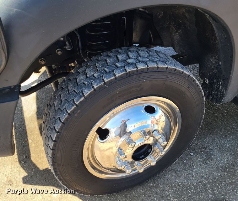 image for item KG9675 2012 Ford F550 Super Duty XL  Crew Cab flatbed truck