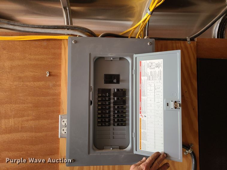 image for item KG9678 2015 H&H GC403  enclosed cargo trailer