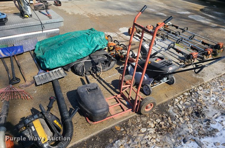 image for item KG9683 Lawn and garden equipment