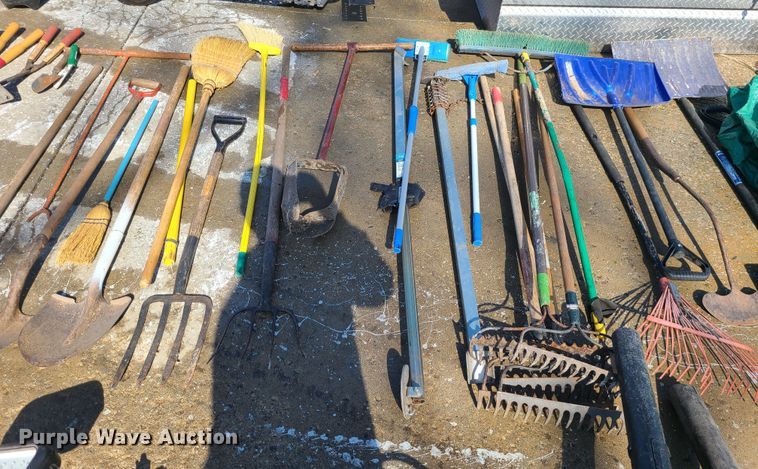 image for item KG9683 Lawn and garden equipment