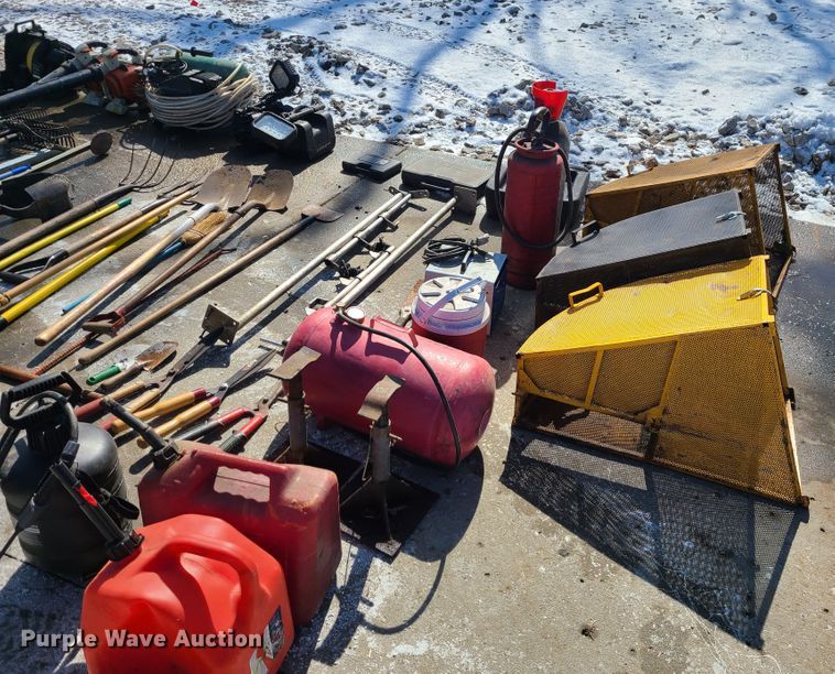 image for item KG9683 Lawn and garden equipment