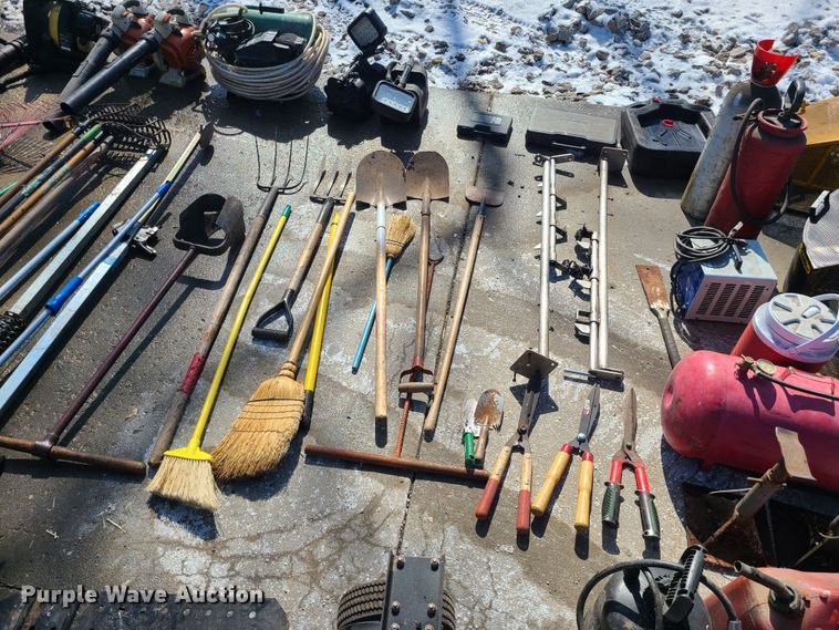 image for item KG9683 Lawn and garden equipment