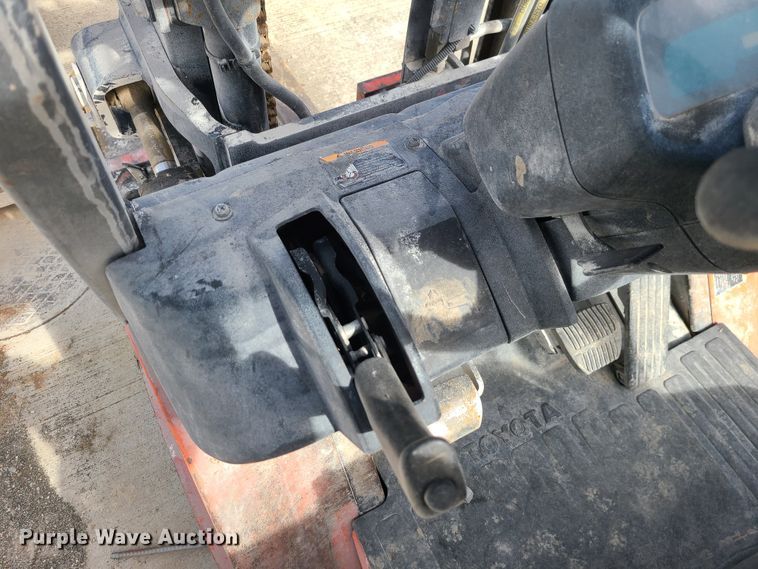 image for item KG9694 Toyota 7FGCU20  forklift