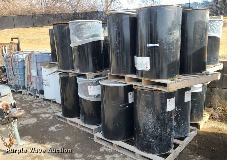 image for item KG9696 (38) 55 gallon drums
