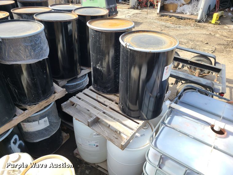 image for item KG9696 (38) 55 gallon drums