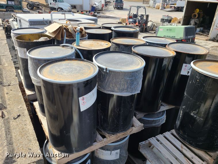 image for item KG9696 (38) 55 gallon drums