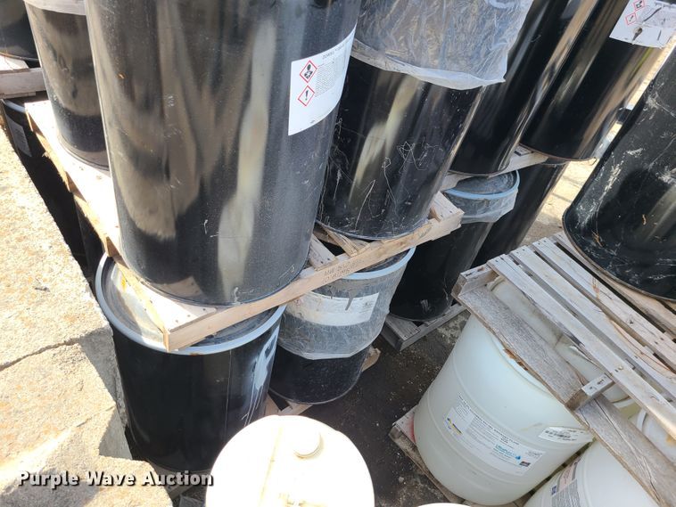 image for item KG9696 (38) 55 gallon drums