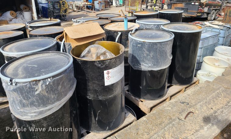 image for item KG9696 (38) 55 gallon drums