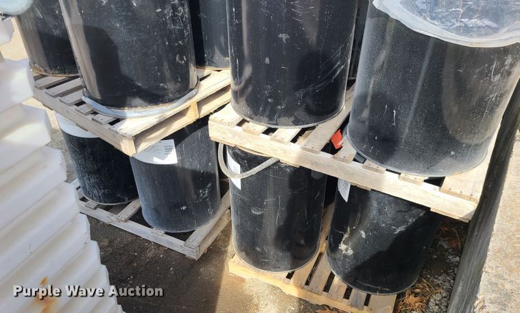 image for item KG9696 (38) 55 gallon drums