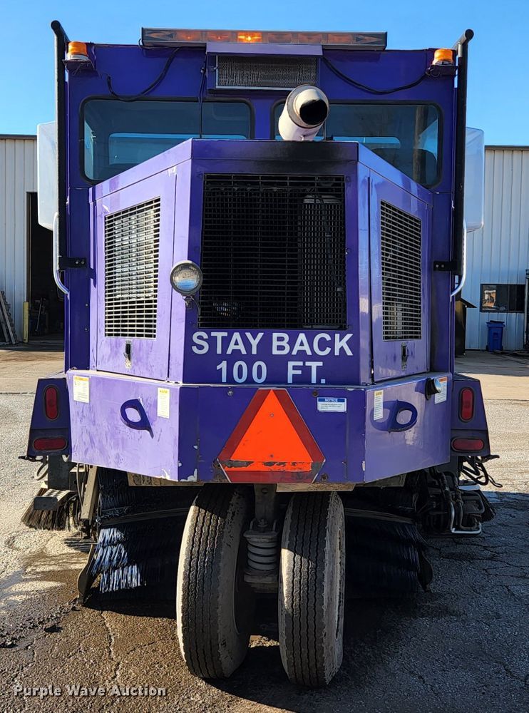 image for item KH9749 2004 Elgin Pelican Series P  street sweeper truck