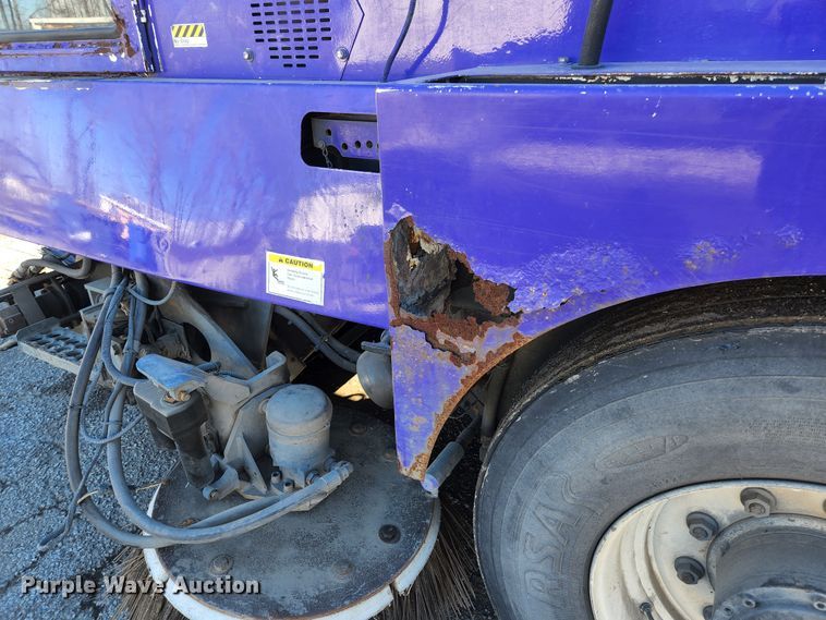 image for item KH9749 2004 Elgin Pelican Series P  street sweeper truck