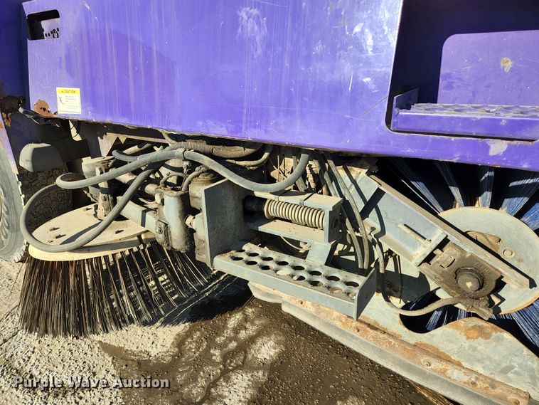 image for item KH9749 2004 Elgin Pelican Series P  street sweeper truck