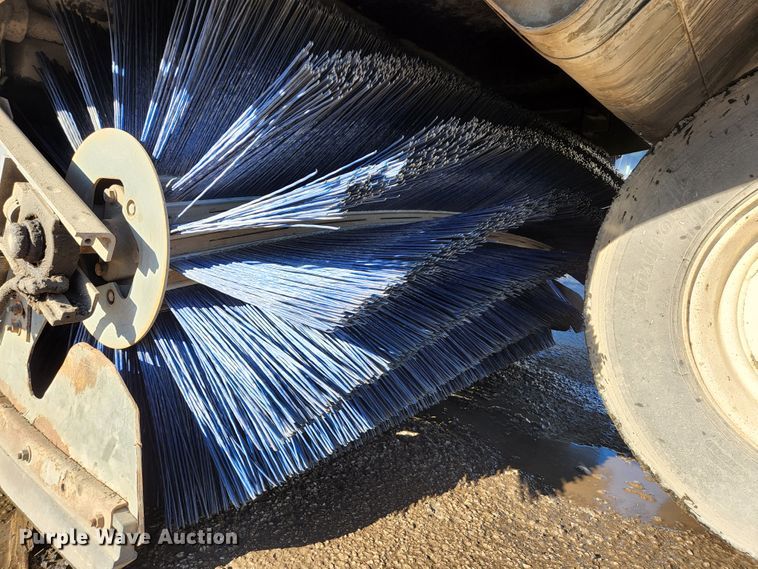 image for item KH9749 2004 Elgin Pelican Series P  street sweeper truck