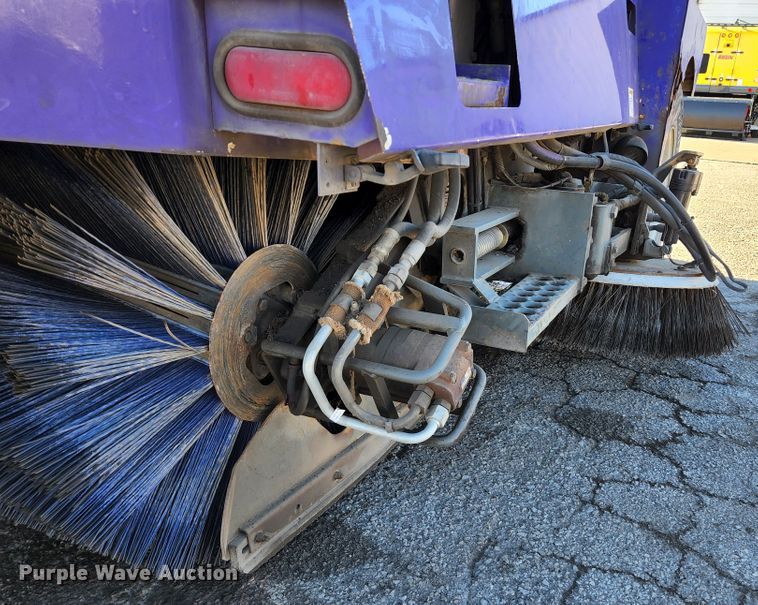 image for item KH9749 2004 Elgin Pelican Series P  street sweeper truck