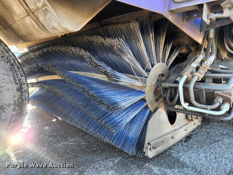 image for item KH9749 2004 Elgin Pelican Series P  street sweeper truck