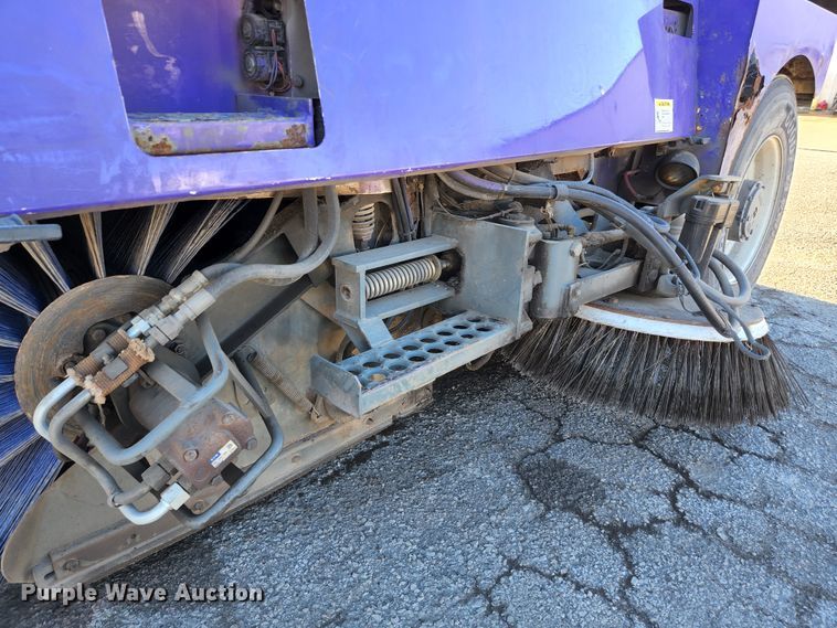 image for item KH9749 2004 Elgin Pelican Series P  street sweeper truck