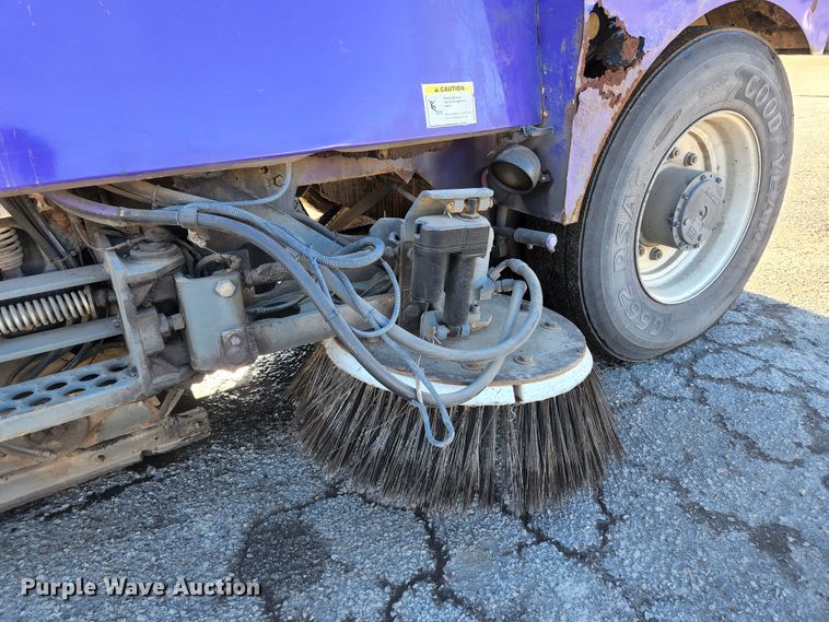 image for item KH9749 2004 Elgin Pelican Series P  street sweeper truck