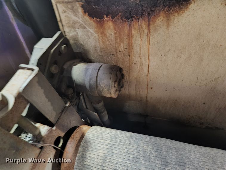 image for item KH9749 2004 Elgin Pelican Series P  street sweeper truck