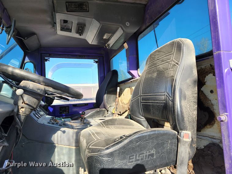 image for item KH9749 2004 Elgin Pelican Series P  street sweeper truck