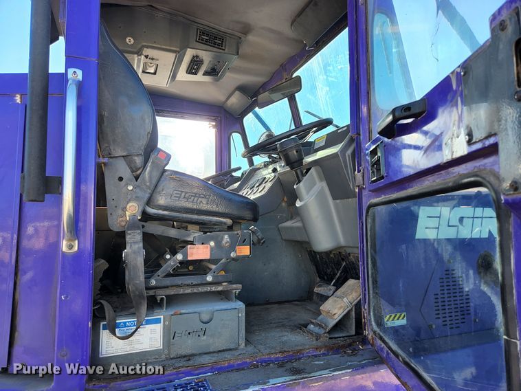 image for item KH9749 2004 Elgin Pelican Series P  street sweeper truck